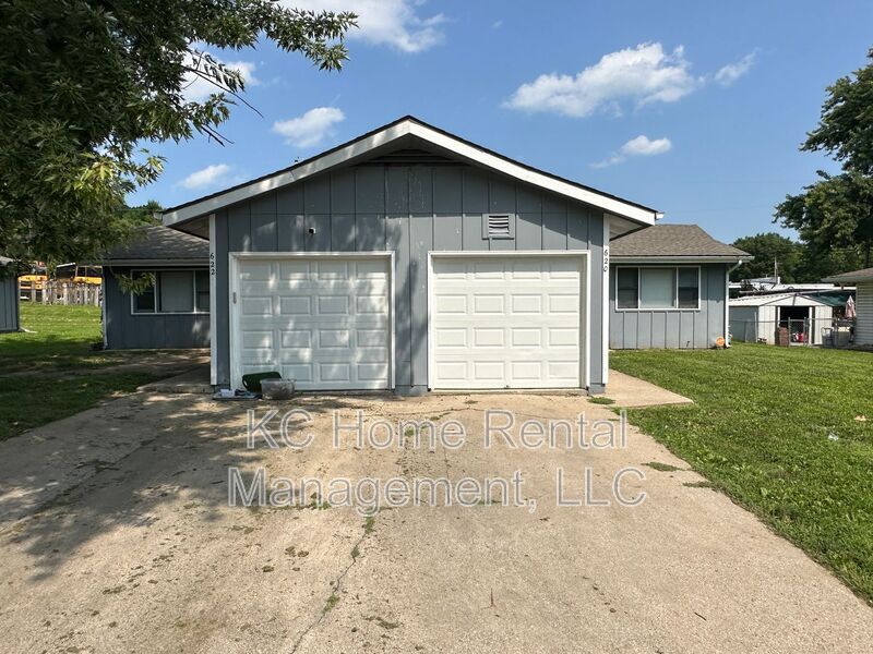 Primary Photo - 620 N. 13th Ter.