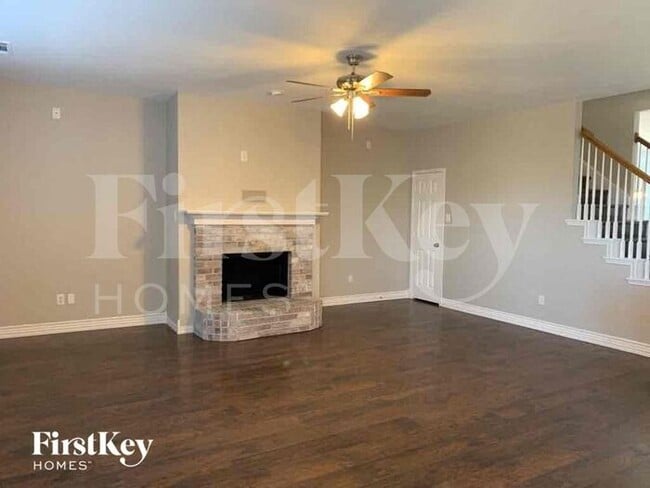 Building Photo - 10700 Lipan Trail