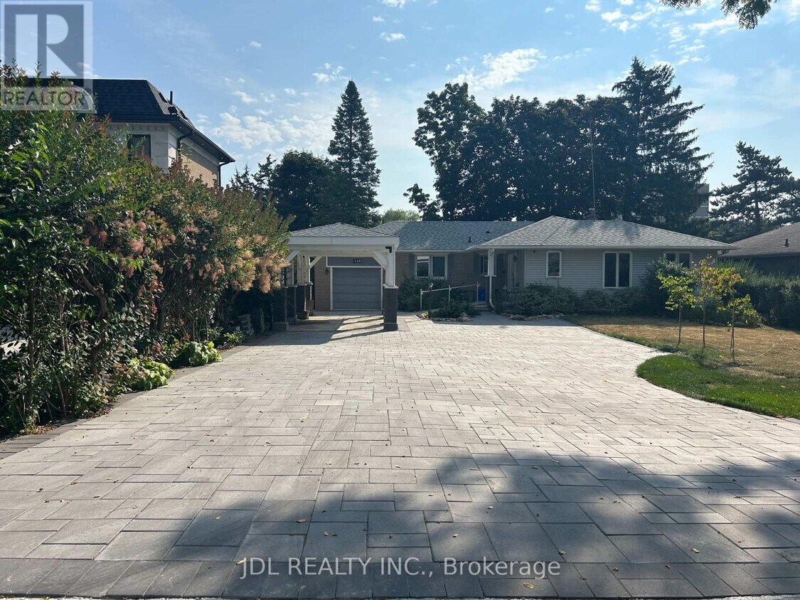 Photo du bâtiment - 110 Robinson St