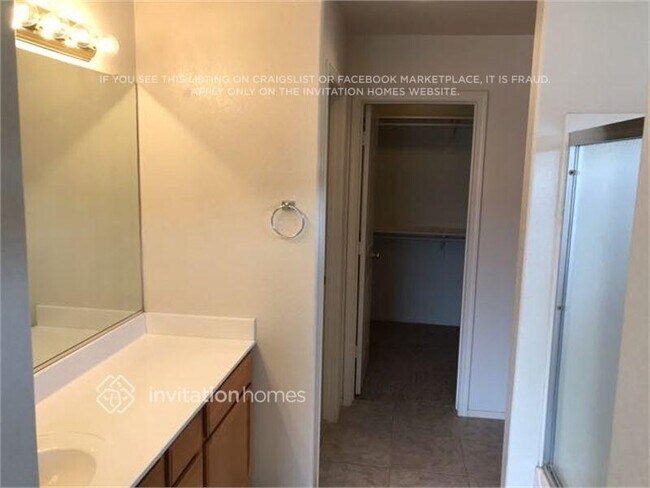 Building Photo - 16584 N 162nd Ln