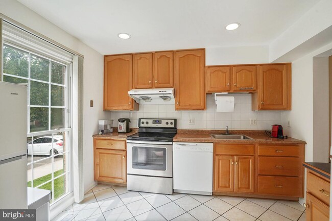 Building Photo - 6367 Buffie Ct