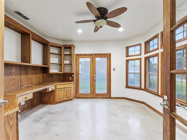 Building Photo - 2141 Ironside Dr