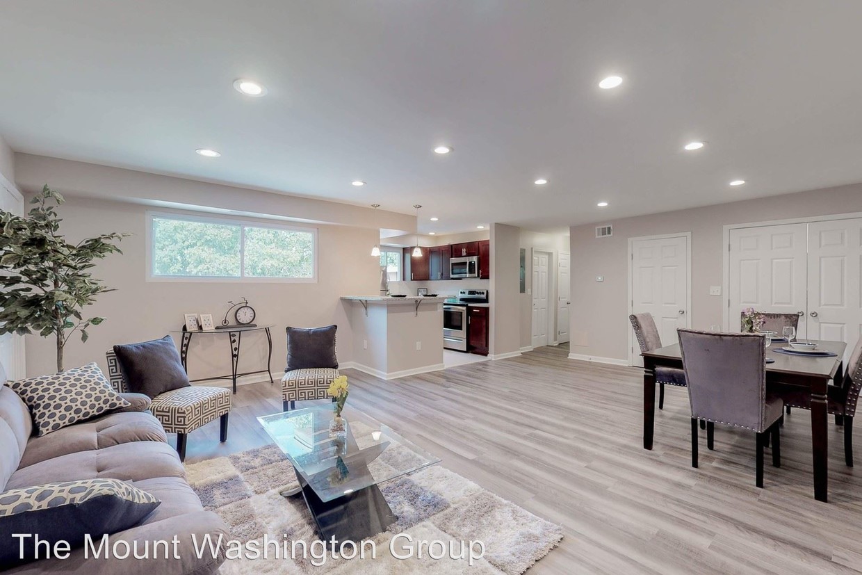 Primary Photo - 1403 Wentworth Ave