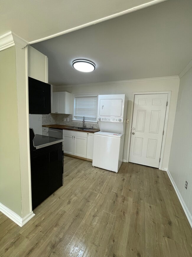 Photo - 250 Nixon Rd Apartment