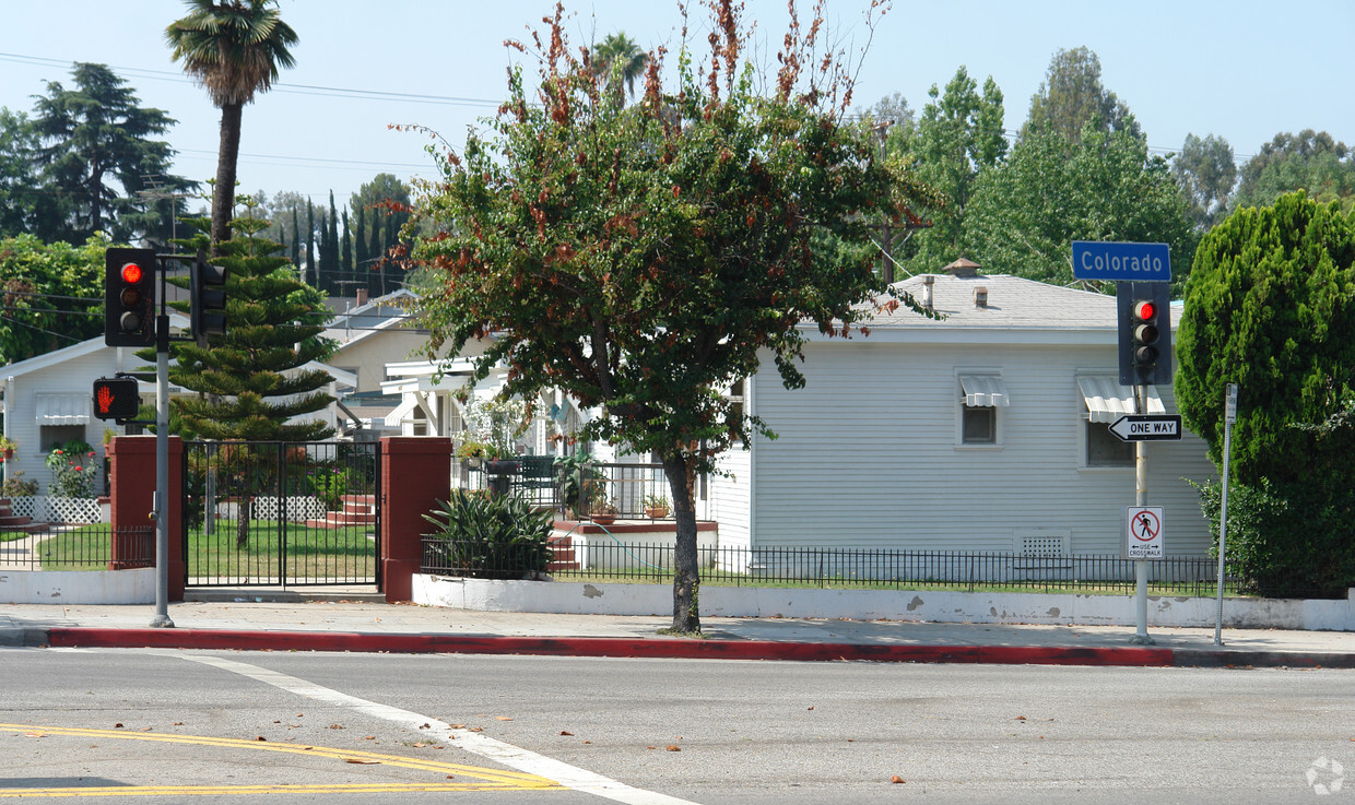 Foto del edificio - 1670 Colorado Blvd