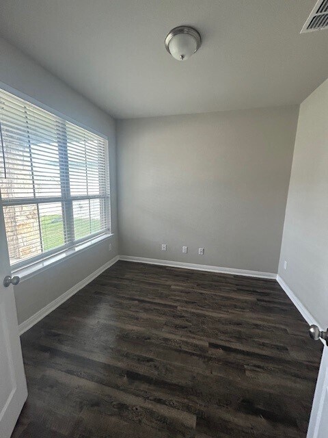 Building Photo - 3105 Gilchrist Dr