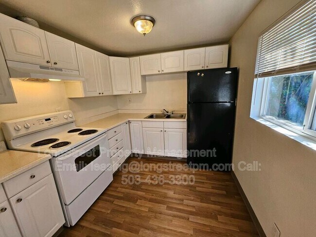Building Photo - 4553 NE 105th Ave