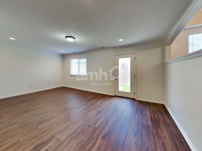 Building Photo - 4802 E Addison Avenue