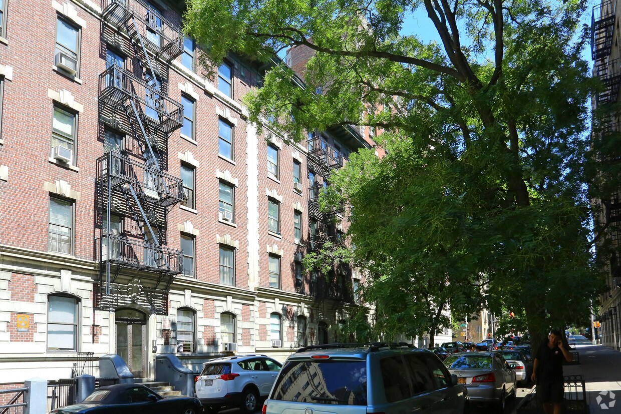 Primary Photo - 705 W 170th St