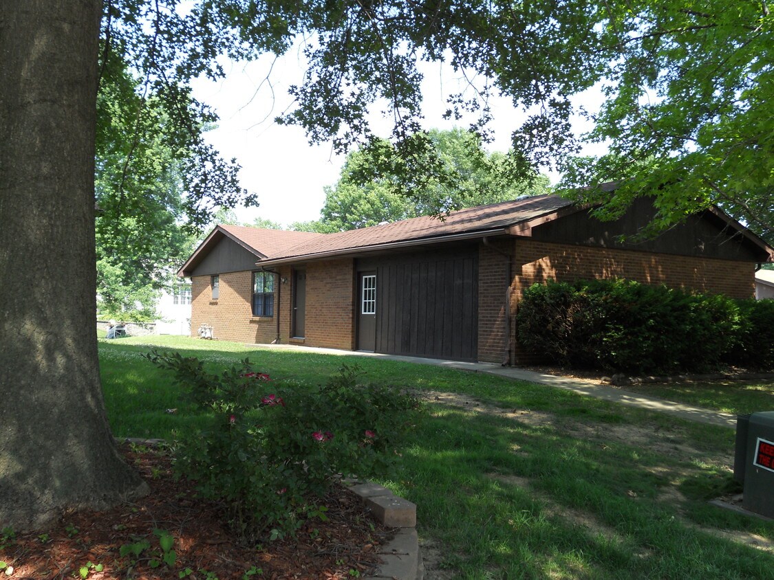 Primary Photo - 110 Turnbridge Dr