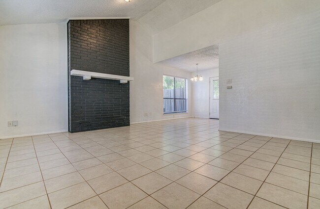 Building Photo - 1202 Westcott Dr