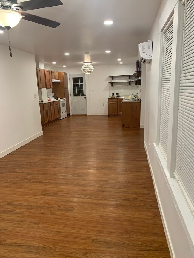 Foto del edificio - 1329 W Mount Vernon St