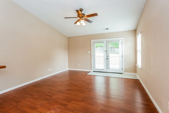 Building Photo - 11326 Northwoods Forest Dr
