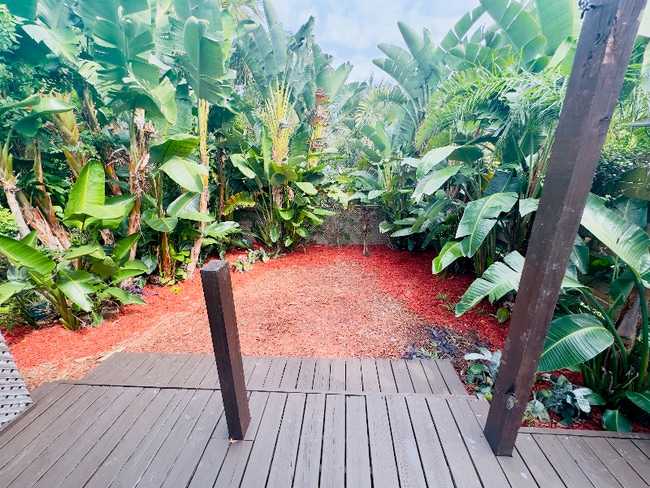 Building Photo - 726 N Peninsula Dr