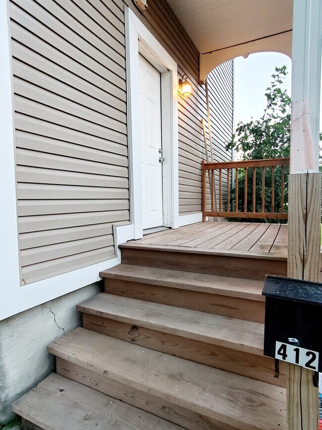 Entrance - 412 County St