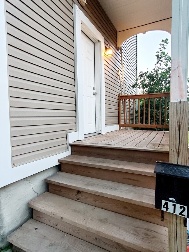 Entrance - 412 County St