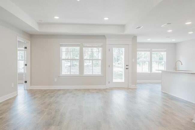Building Photo - 126 Pointe Breeze Wy