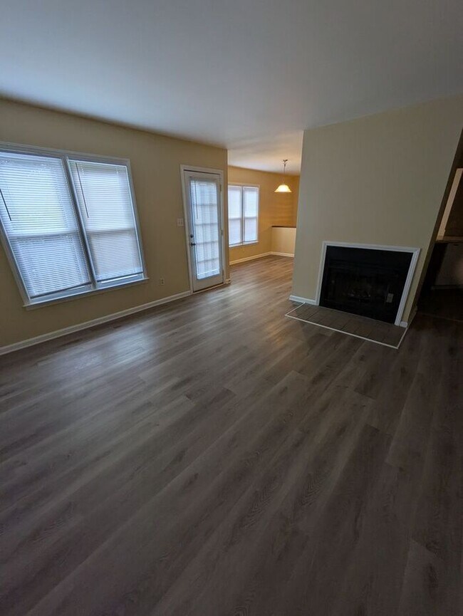 Foto del edificio - 2BD/2BA Condo Available Now in Hickory