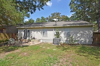 Building Photo - 7 Braemar Forest St Building Photo - 7 Braemar Forest St