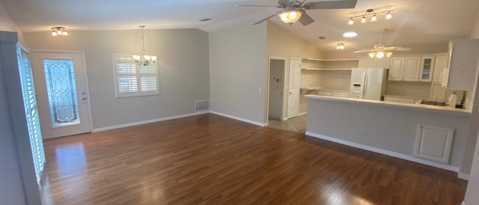 Foto del edificio - 1031 Pinewood Pl