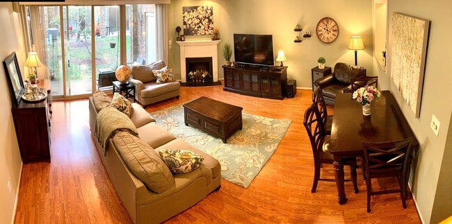 Living Room - 1725 S Hayes St Apartment
