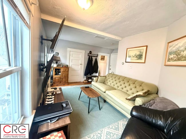 Building Photo - 53 Elm St