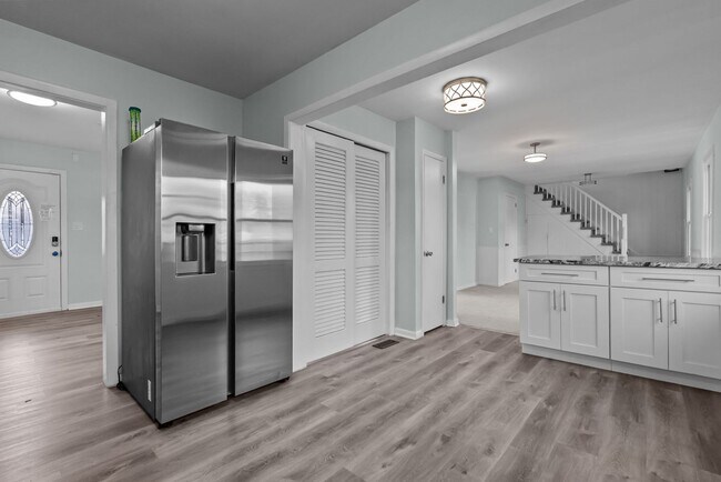 Foto del edificio - NEW RENTAL ALERT: Beautiful 4-Bed Home in Hampton — Available NOW!