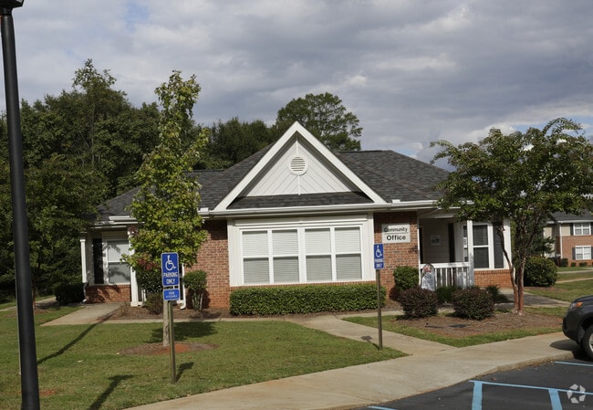Oak Place Apartments 100 Duvall Way Anderson SC 29624 Apartments com Oak Place Apartments 100 Duvall Way Anderson SC 29624 Apartments com