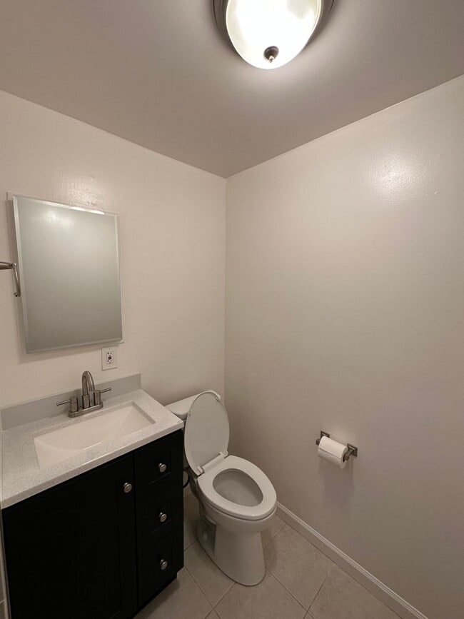Building Photo - 855 52nd St