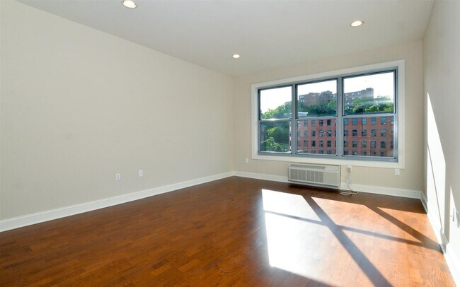 Foto del edificio - 100 Marshall St