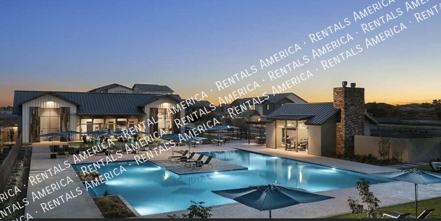 Primary Photo - Luxury Living in Chandler