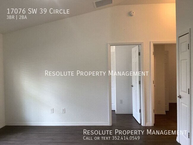Foto del edificio - 3 Bedrooms, 2 Bathrooms, One Car Garage