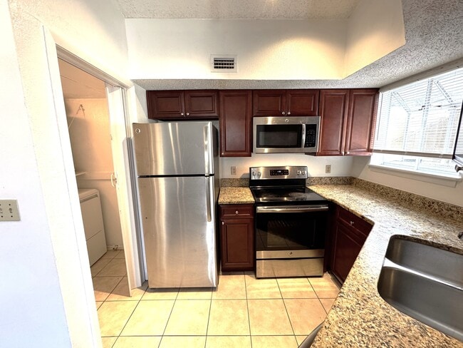 Photo - 1948 Lake Atriums Cir Townhome