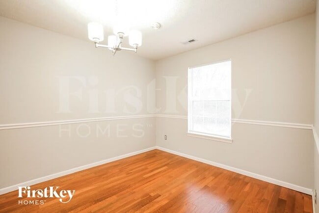 Building Photo - 6058 Arlington Way