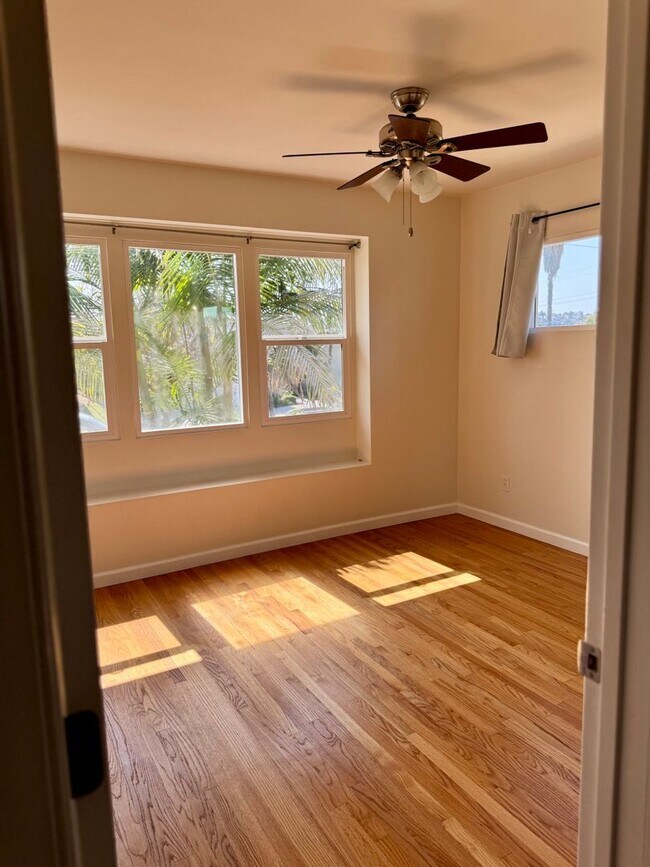Foto del edificio - Beautiful 3BR 2.5 BA Hoyse in Allied Gardens
