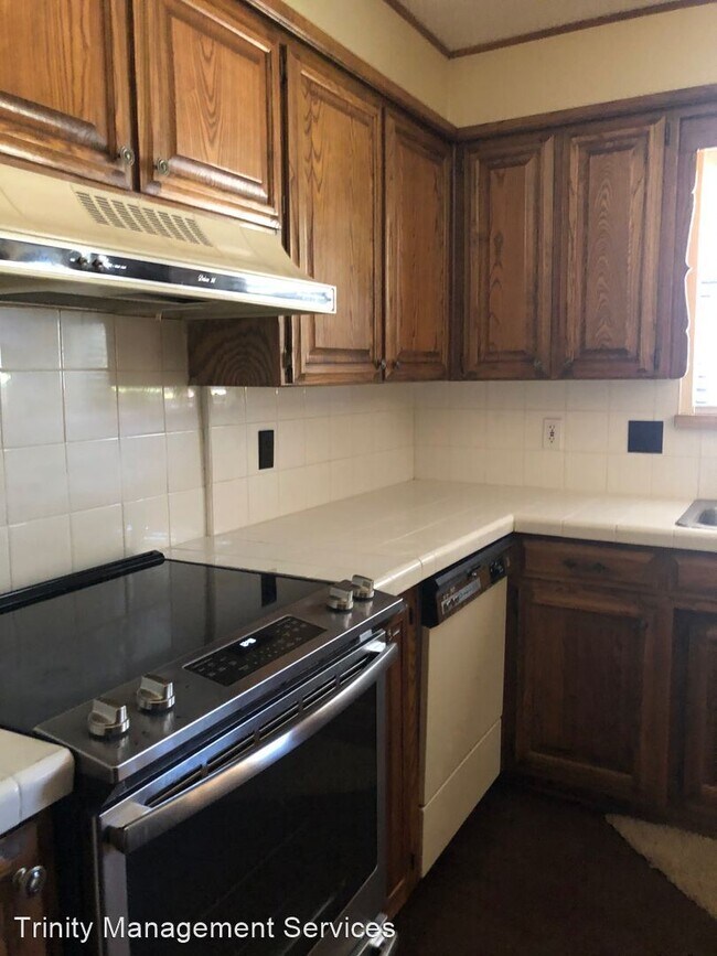 Building Photo - 3 br, 2 bath House - 414 W. Couts
