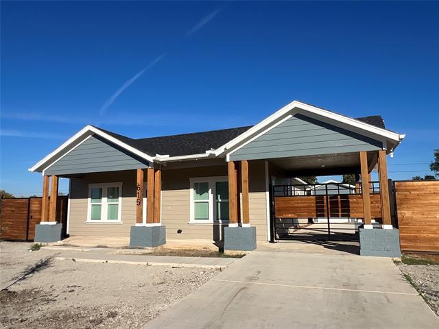 Foto del edificio - 615 Luxton St