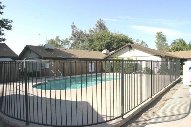 Foto del edificio - Ashlan Lagoon Apartments