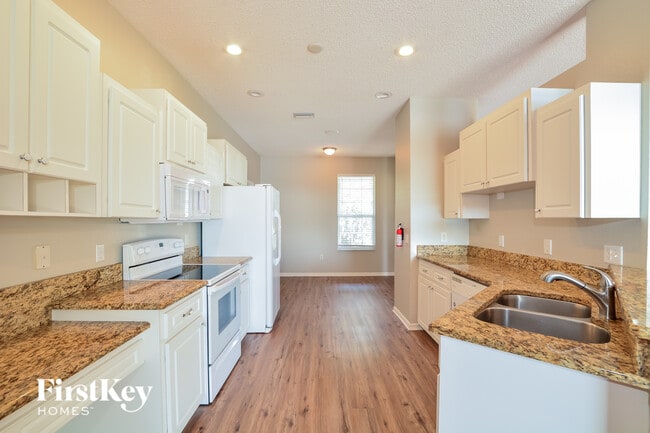 Building Photo - 533 Terranova Cir