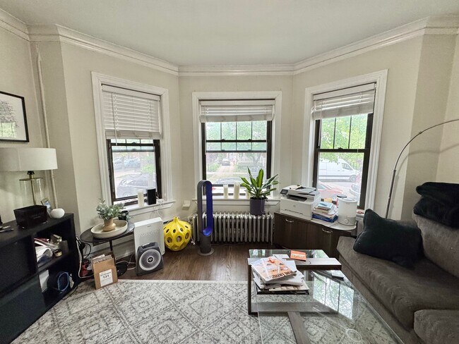 Foto del edificio - 2119 W Giddings St