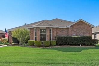 Building Photo - 2271 Fieldcrest Dr