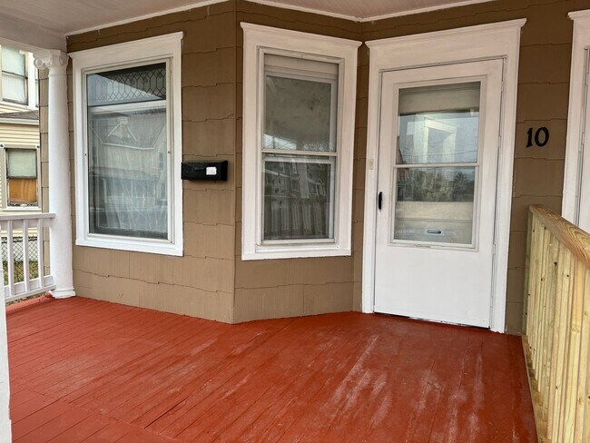 Building Photo - Spacious Remodeled Home in Binghamton, NY
