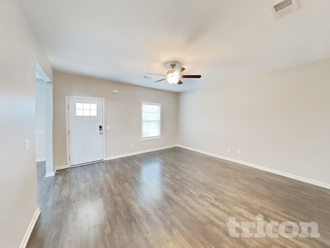 Foto del edificio - 920 Beverly Ct