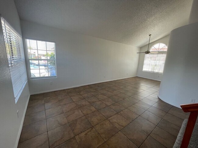 Building Photo - Tempe 3 bdrm 2.5 bath Home (Kyrene & Guada...