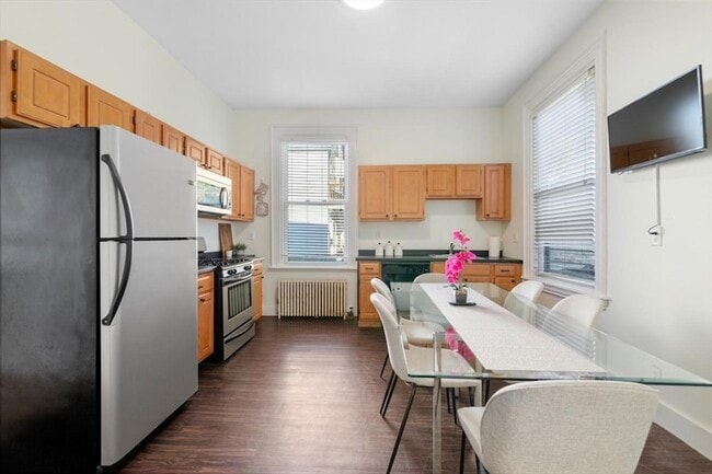 Building Photo - 3 Draper St