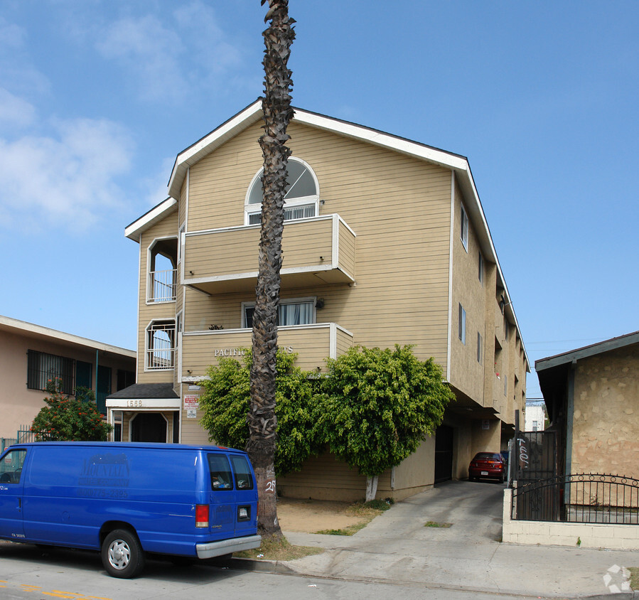 Building Photo - Pacific Heights