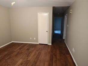 Building Photo - 11514 Meadow Ln