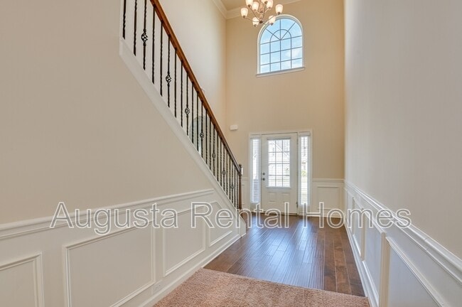 Building Photo - 5014 Vine Ln