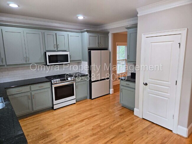 Building Photo - Beautiful 3 Bedroom House in Reynoldstown!