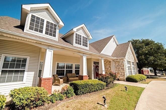 Primary Photo - 1771 Country Club Dr